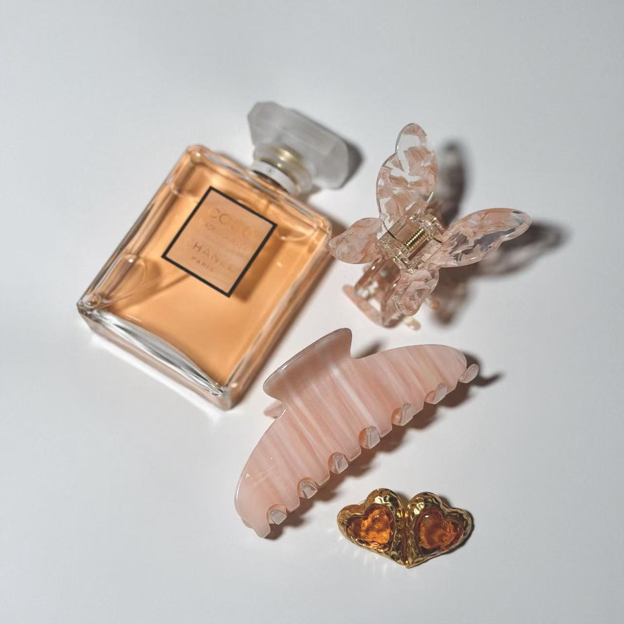 BLUSH WAVE CLAW CLIP