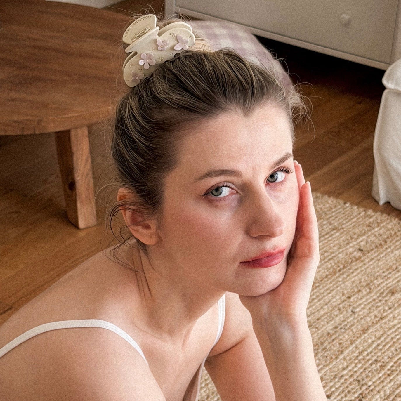 BLUSH PETAL DREAM CLAW CLIP