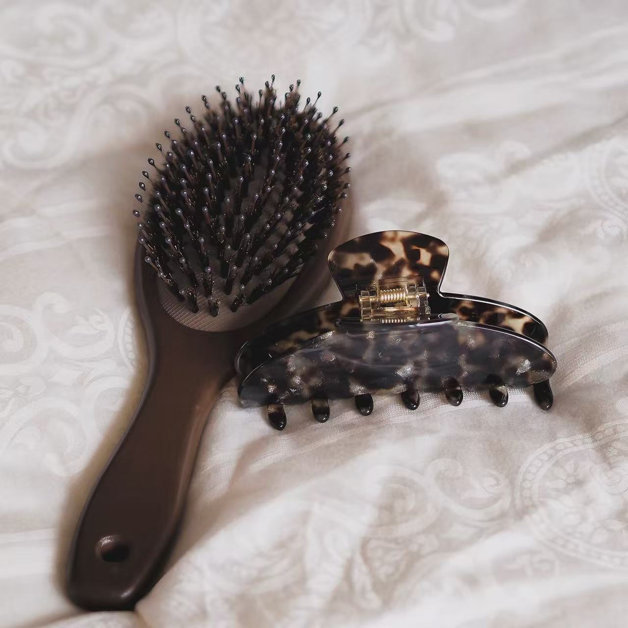 SIENNA TORTOISE CLAW CLIP